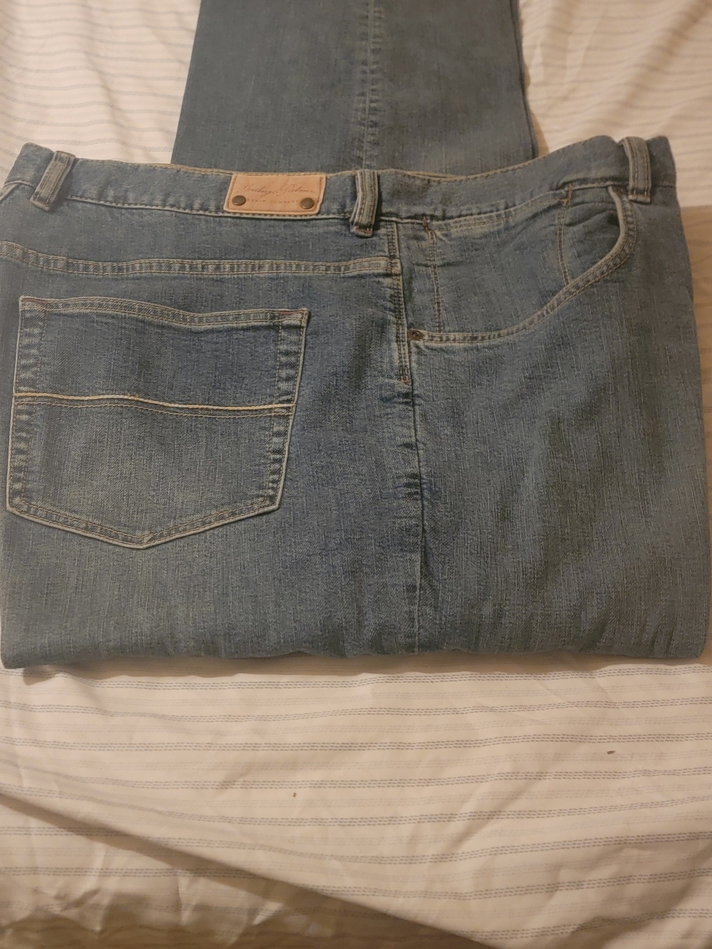 Indigo Men's Straight Jeans in Light Blue Wash